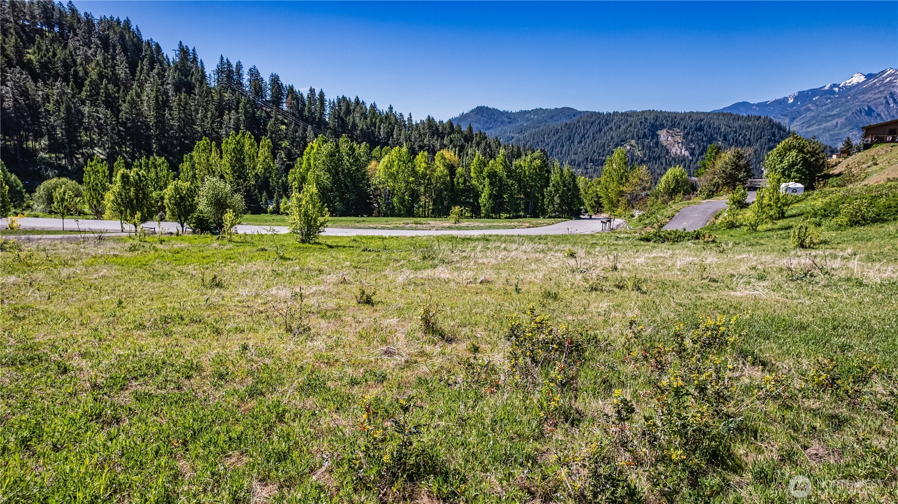 10660 Fox Road Property Photo 5