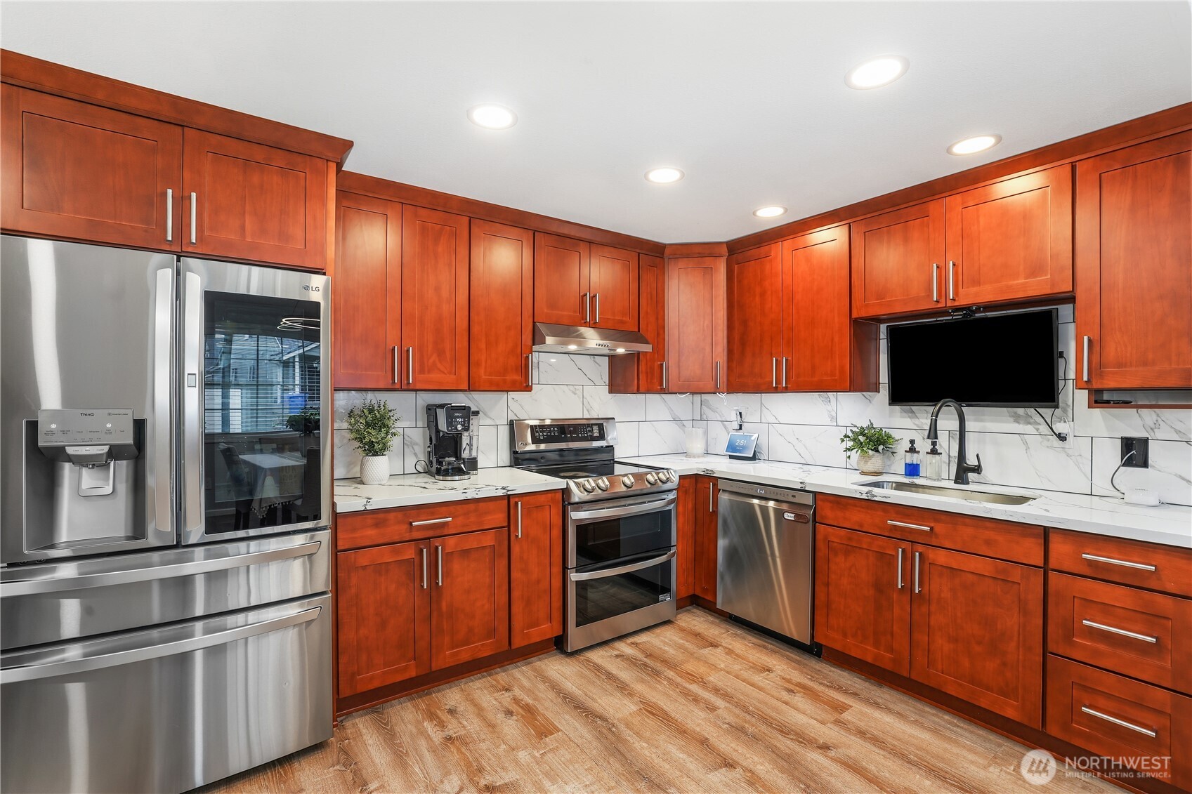 16602 10th Avenue Property Photo 6