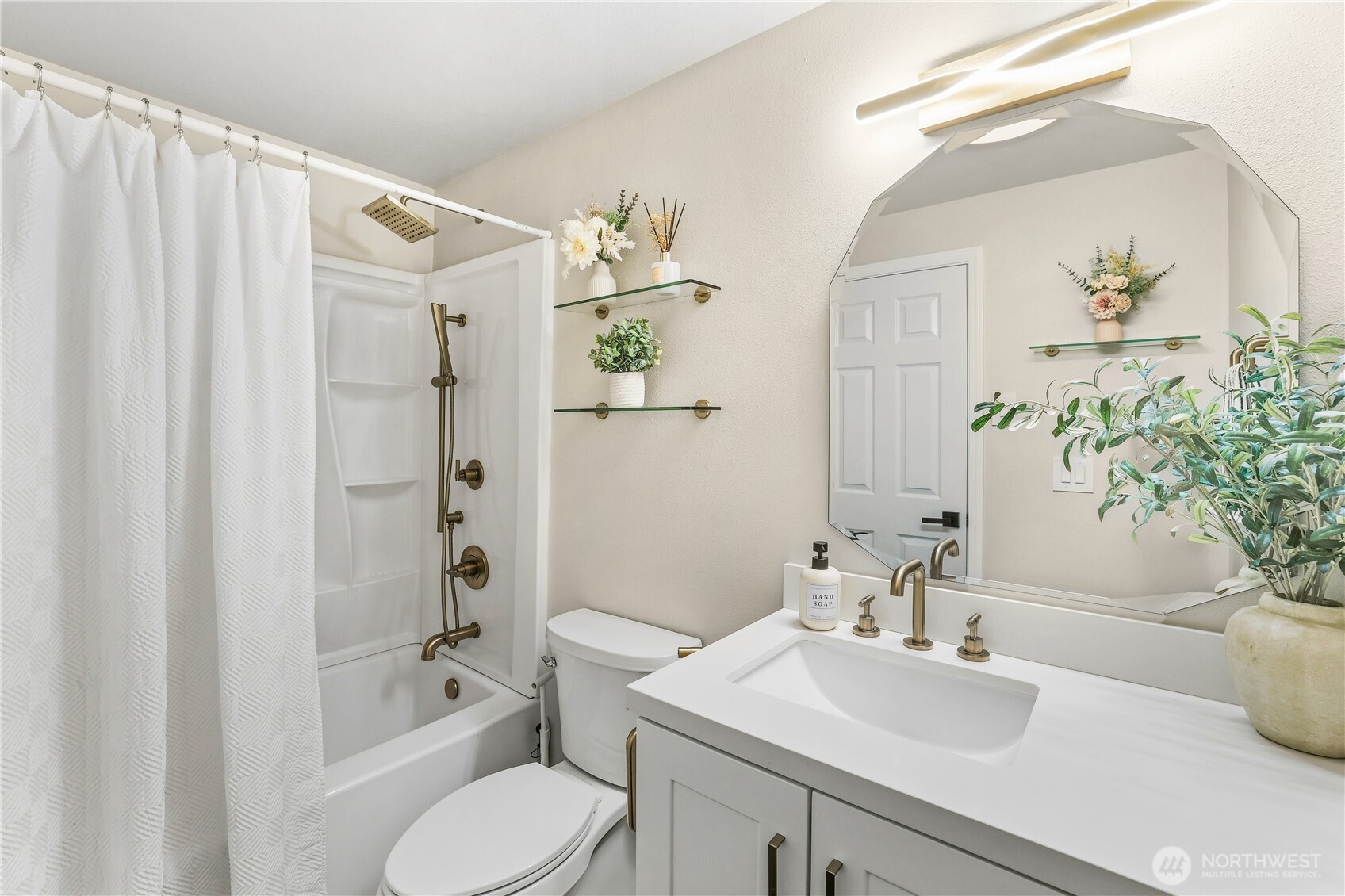 16602 10th Avenue Property Photo 19