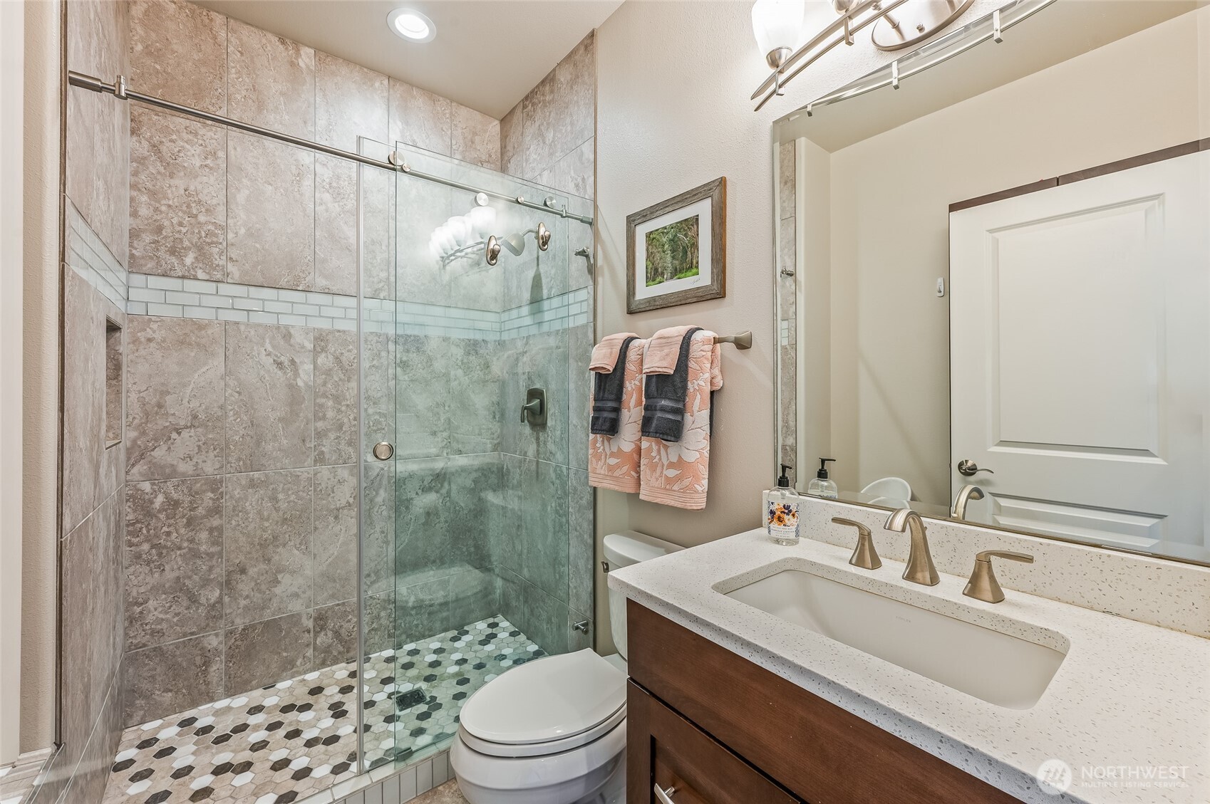 825 / 815 Hunter Avenue Property Photo 23