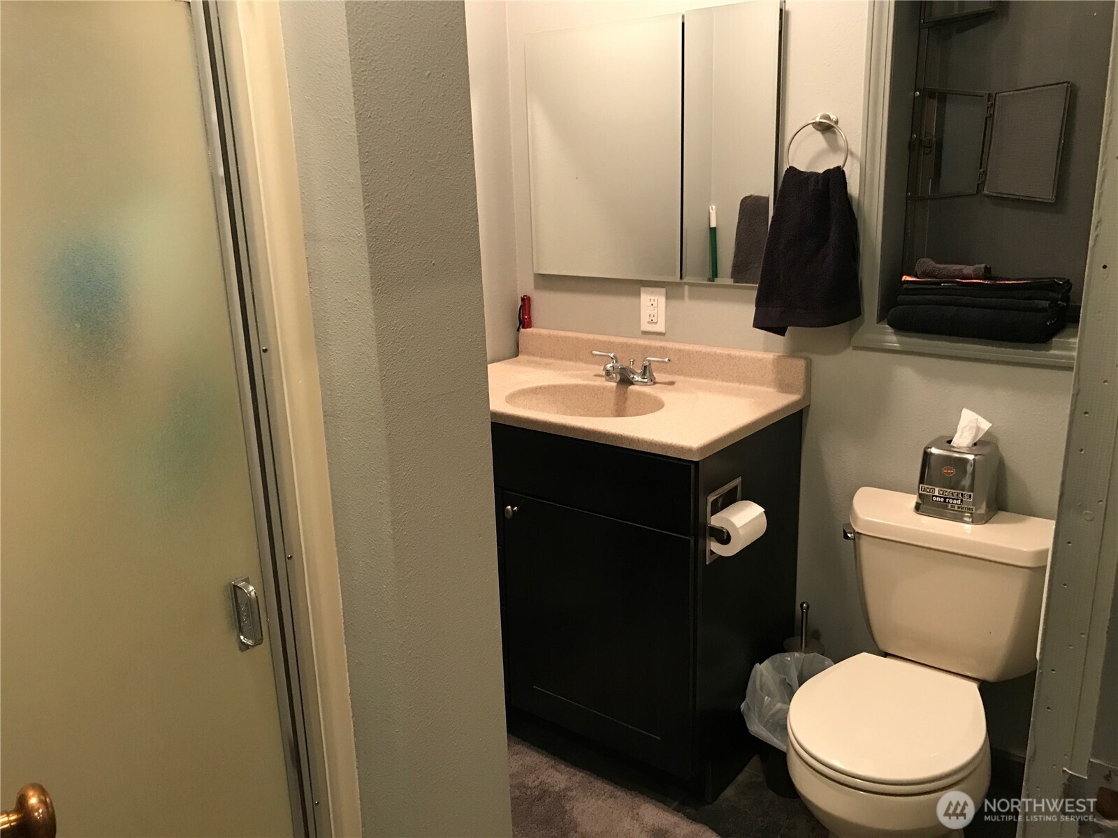 825 / 815 Hunter Avenue Property Photo 35