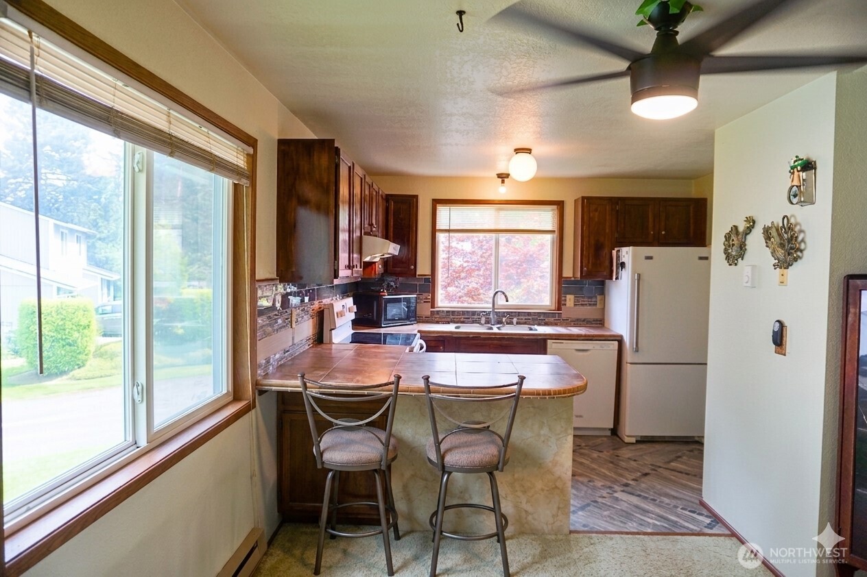 3219 134th Place B Property Photo 6