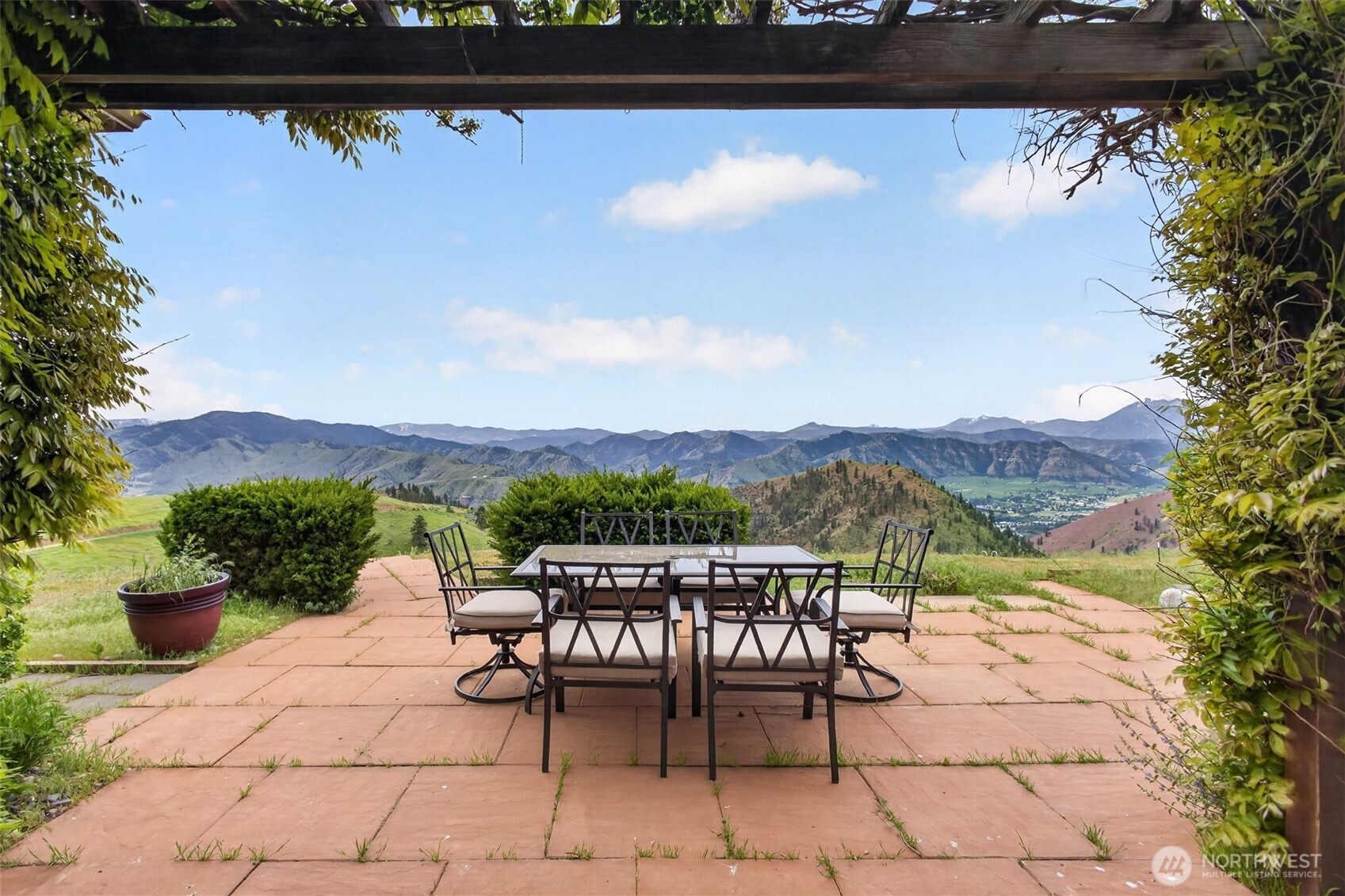 6600 Coyote Ridge Road Property Photo 4