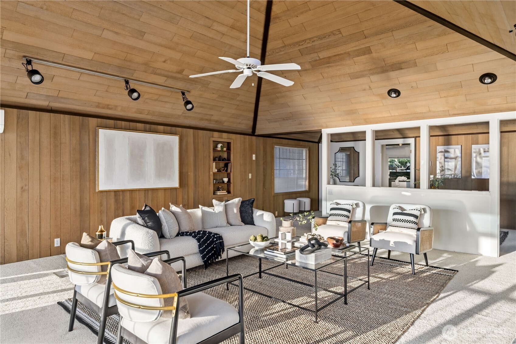 5637 Beach Drive Property Photo 14