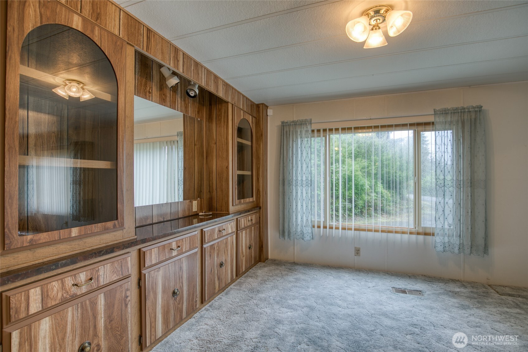 276 Summit Avenue Property Photo 10