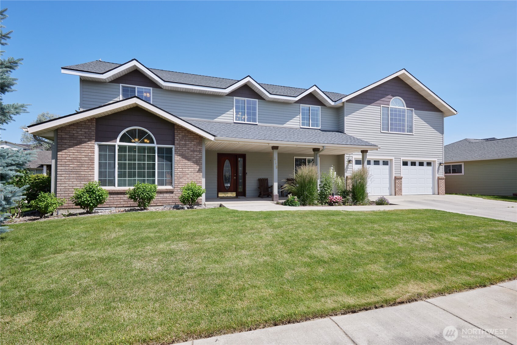 519 Se Mockingbird Drive Property Photo 1