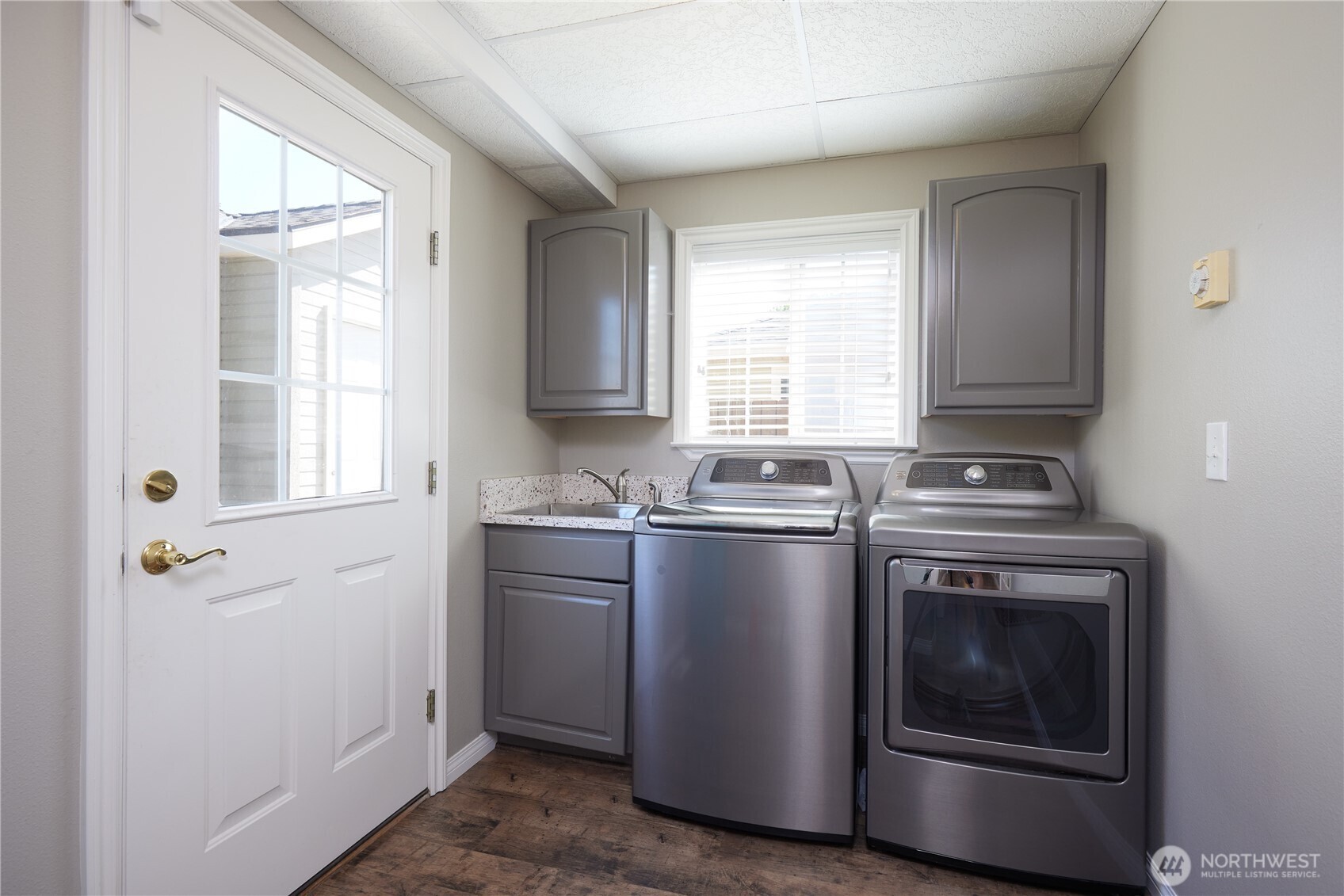 519 Se Mockingbird Drive Property Photo 17