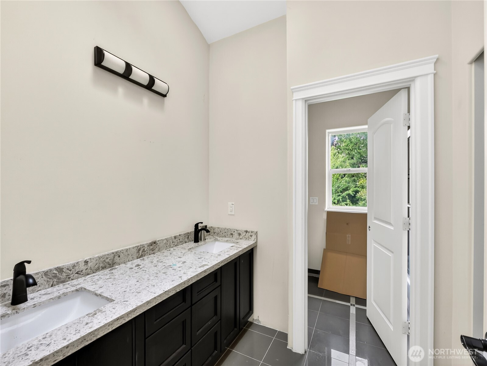 19323 22nd Avenue Property Photo 13