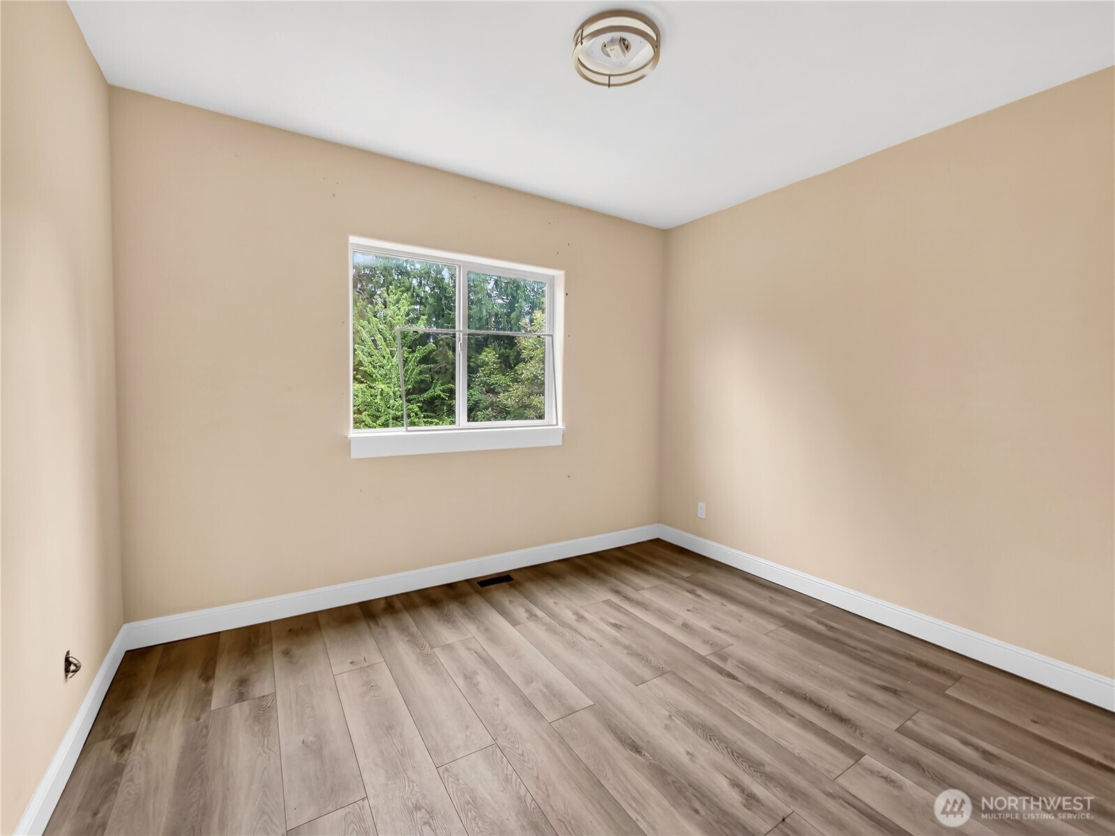 19323 22nd Avenue Property Photo 15