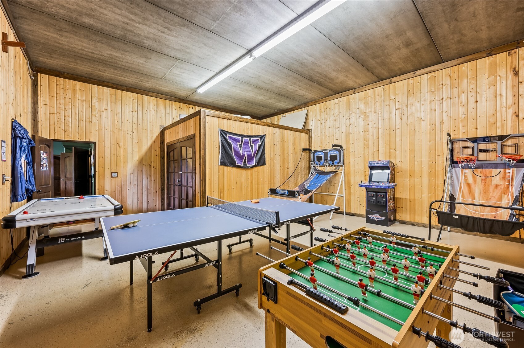 20713 Pelton Place Property Photo 4