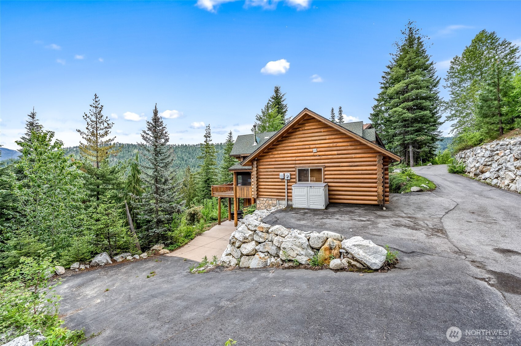 20713 Pelton Place Property Photo 6