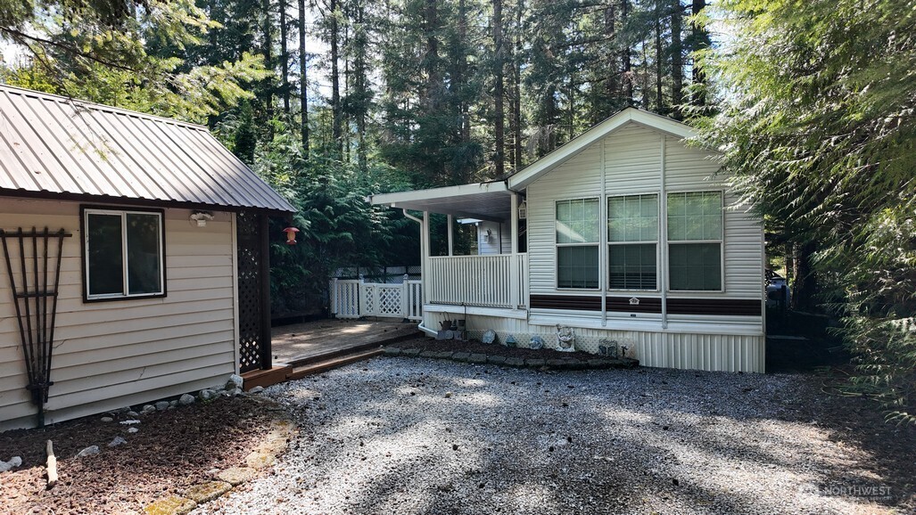 35 Branch Circle Property Photo 1