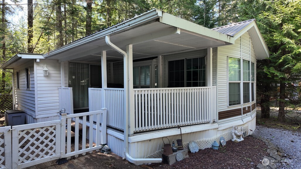 35 Branch Circle Property Photo 3
