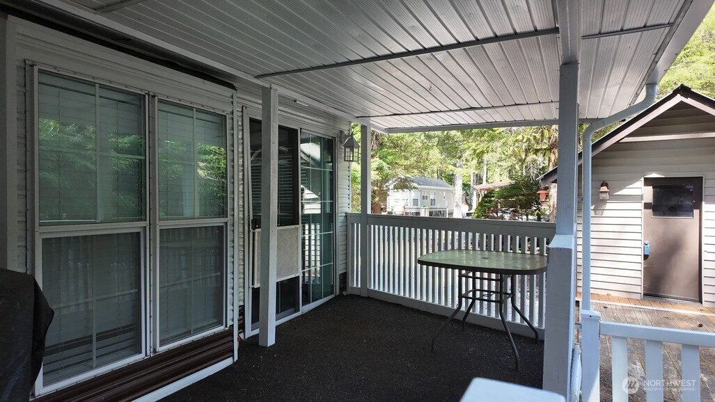 35 Branch Circle Property Photo 4