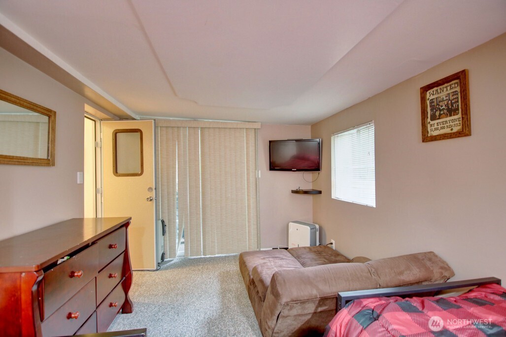 35 Branch Circle Property Photo 14