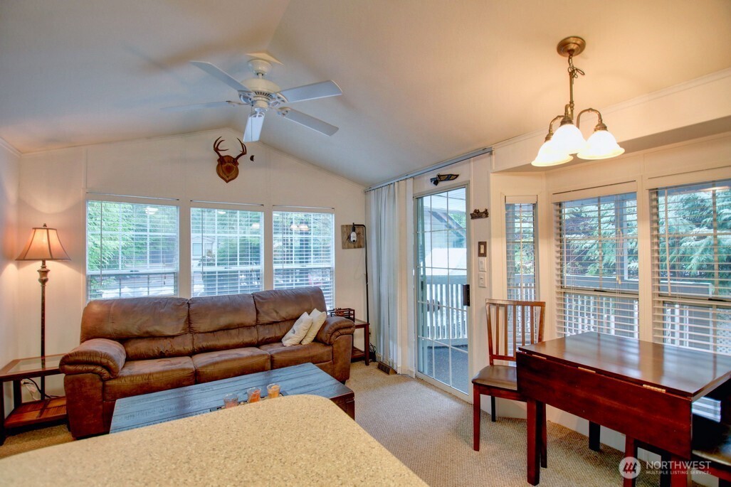 35 Branch Circle Property Photo 16