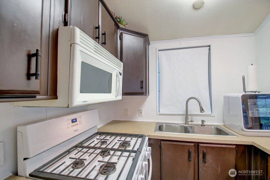 35 Branch Circle Property Photo 17