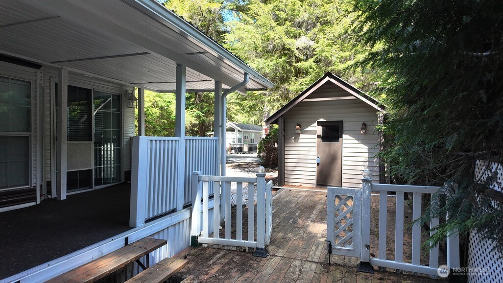 35 Branch Circle Property Photo 22
