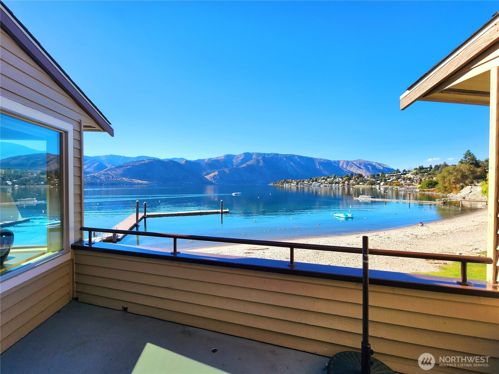 1 Lakeside 717-M Property Photo 1