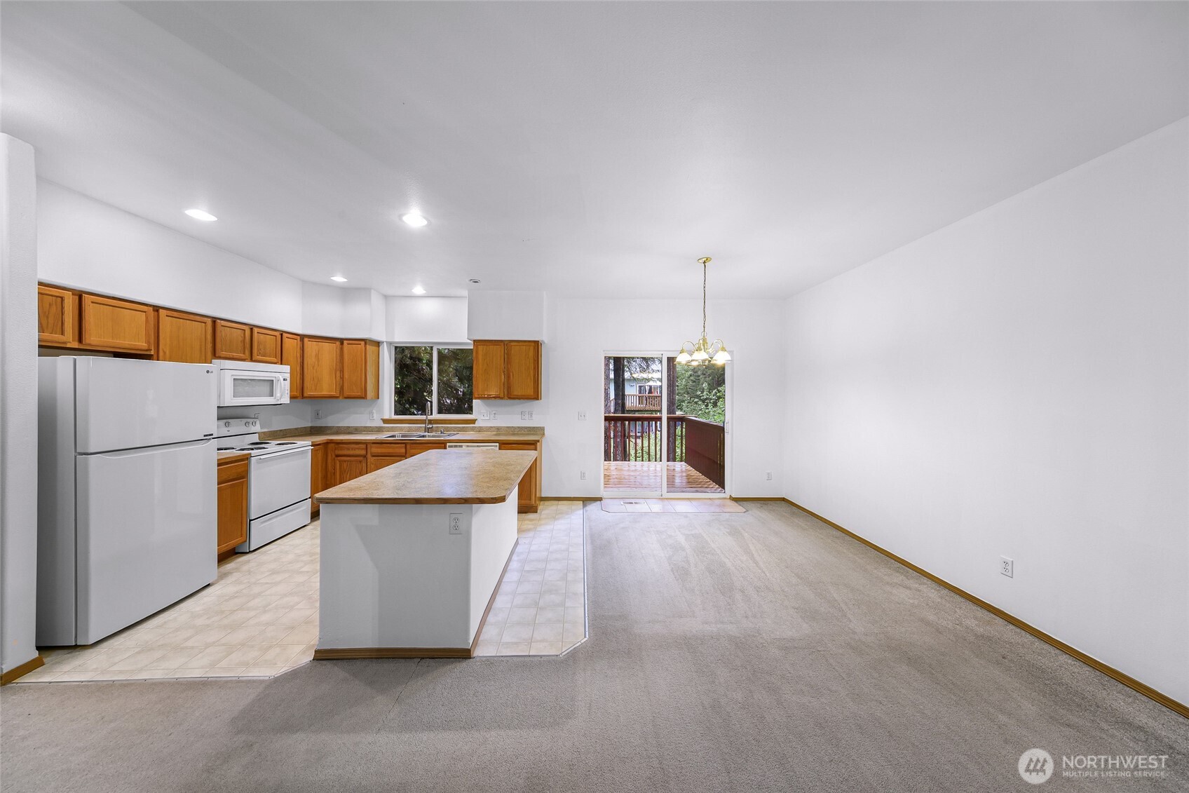1961 Clear Valley Drive Property Photo 12