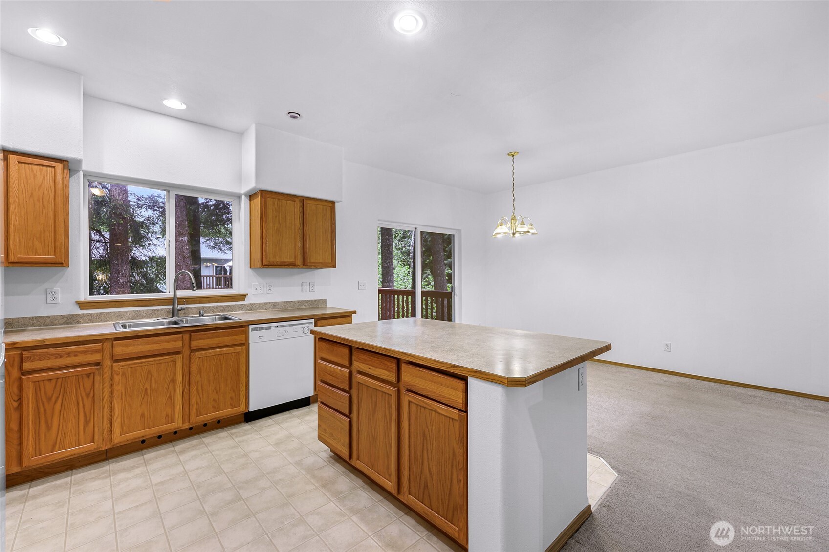 1961 Clear Valley Drive Property Photo 19