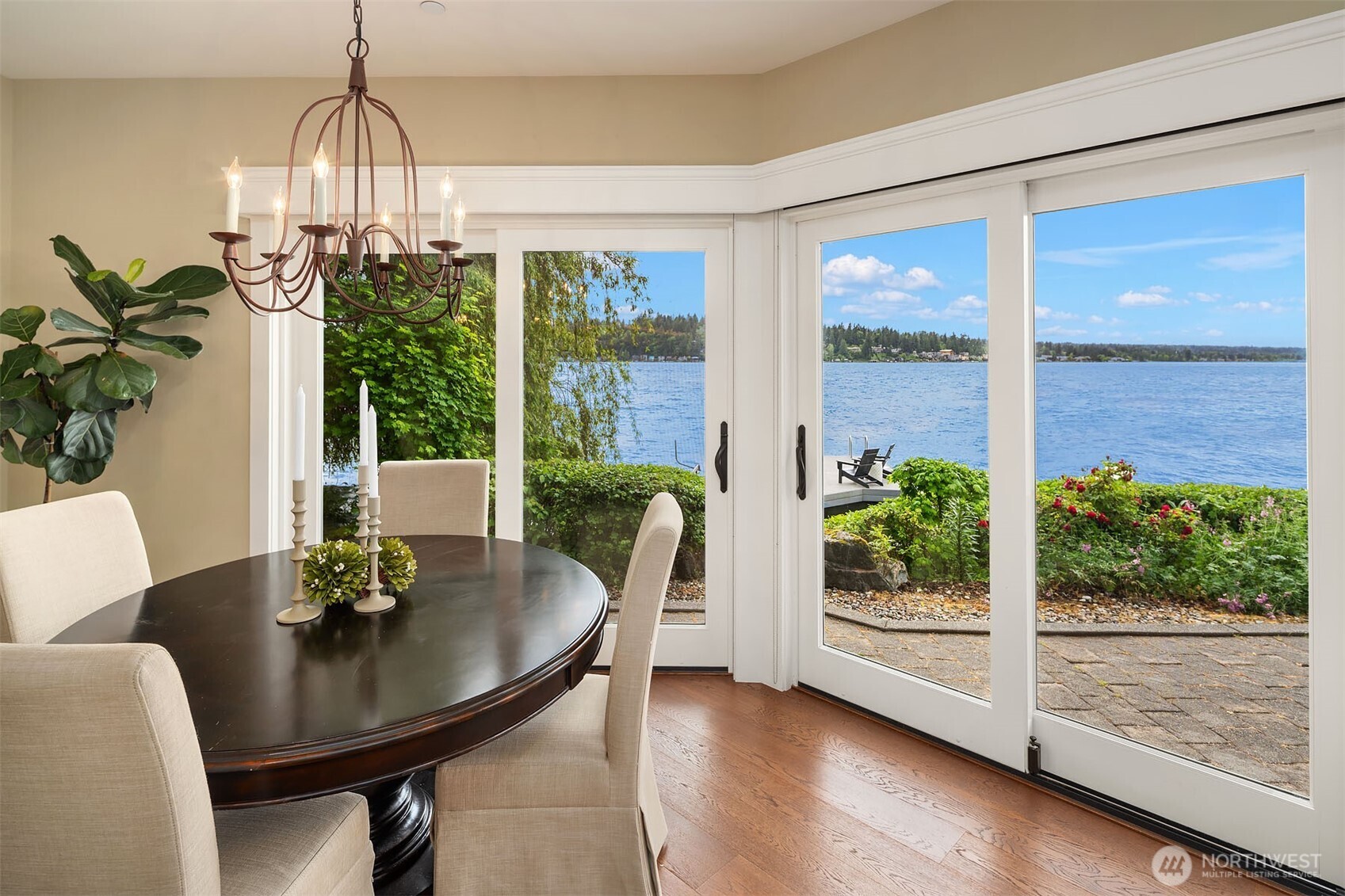 2033 E Lake Sammamish Parkway Property Photo 12