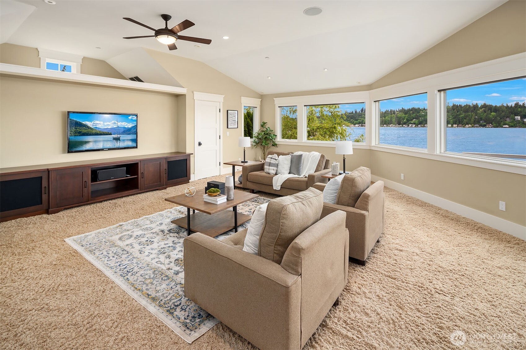 2033 E Lake Sammamish Parkway Property Photo 23
