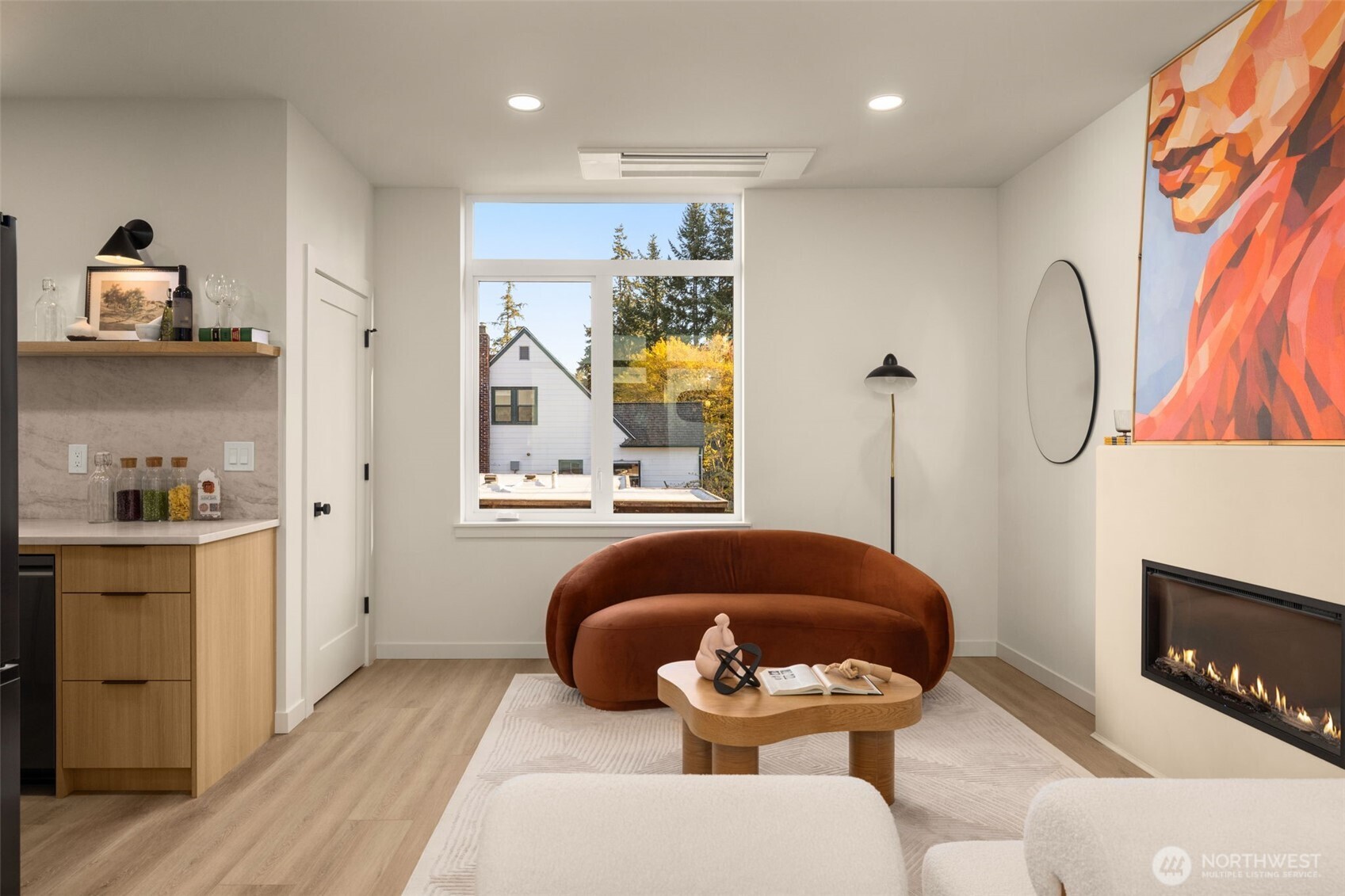 14033 Densmore Avenue Property Photo 4