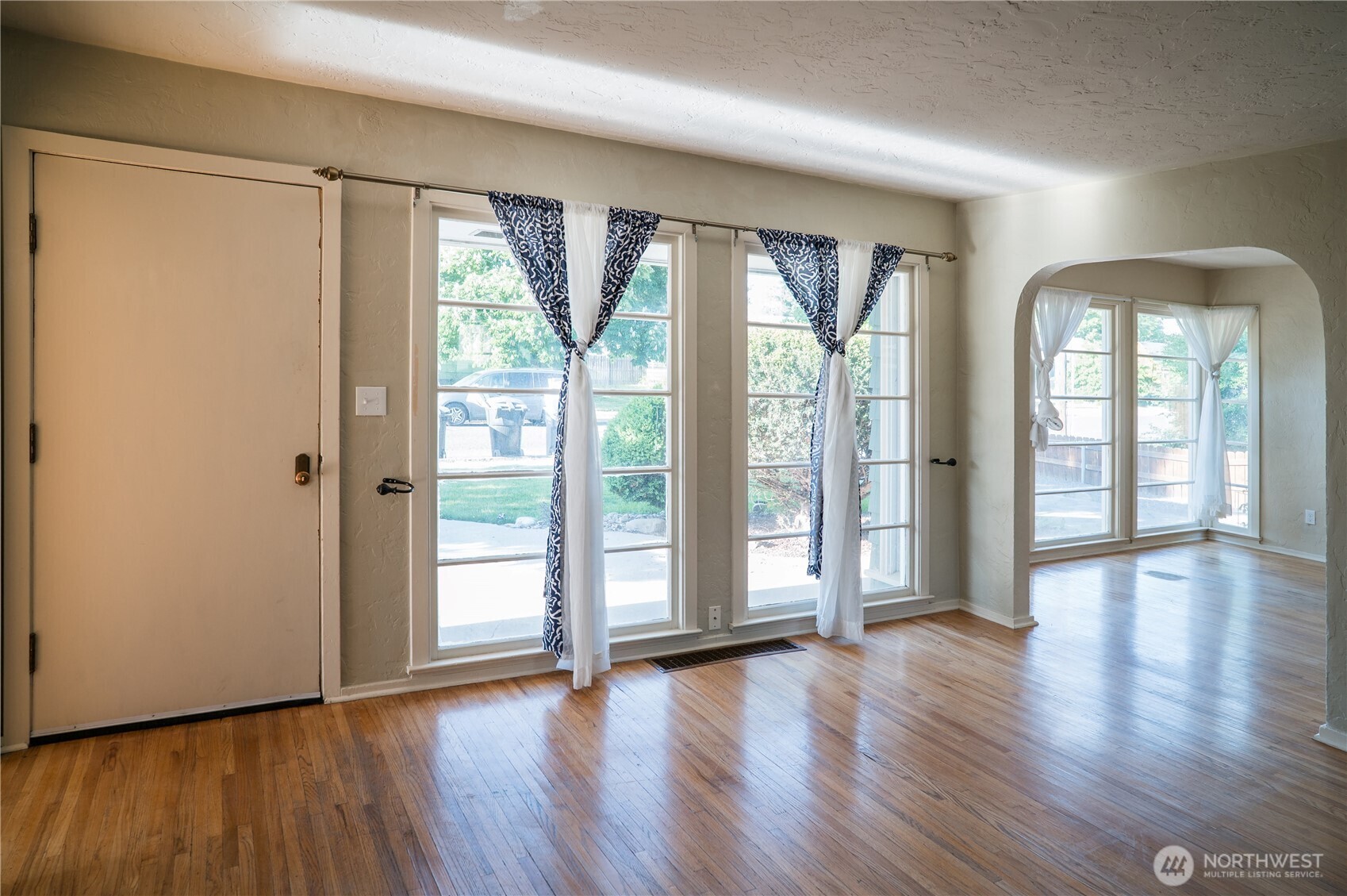 1264 Boyer Avenue Property Photo 2