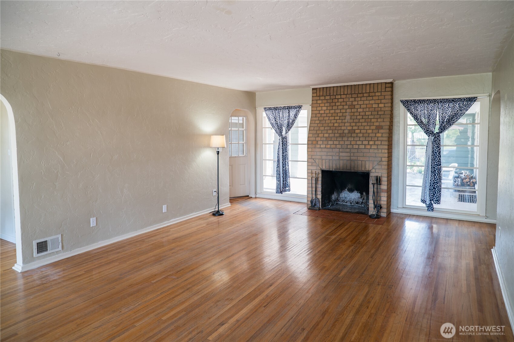 1264 Boyer Avenue Property Photo 3