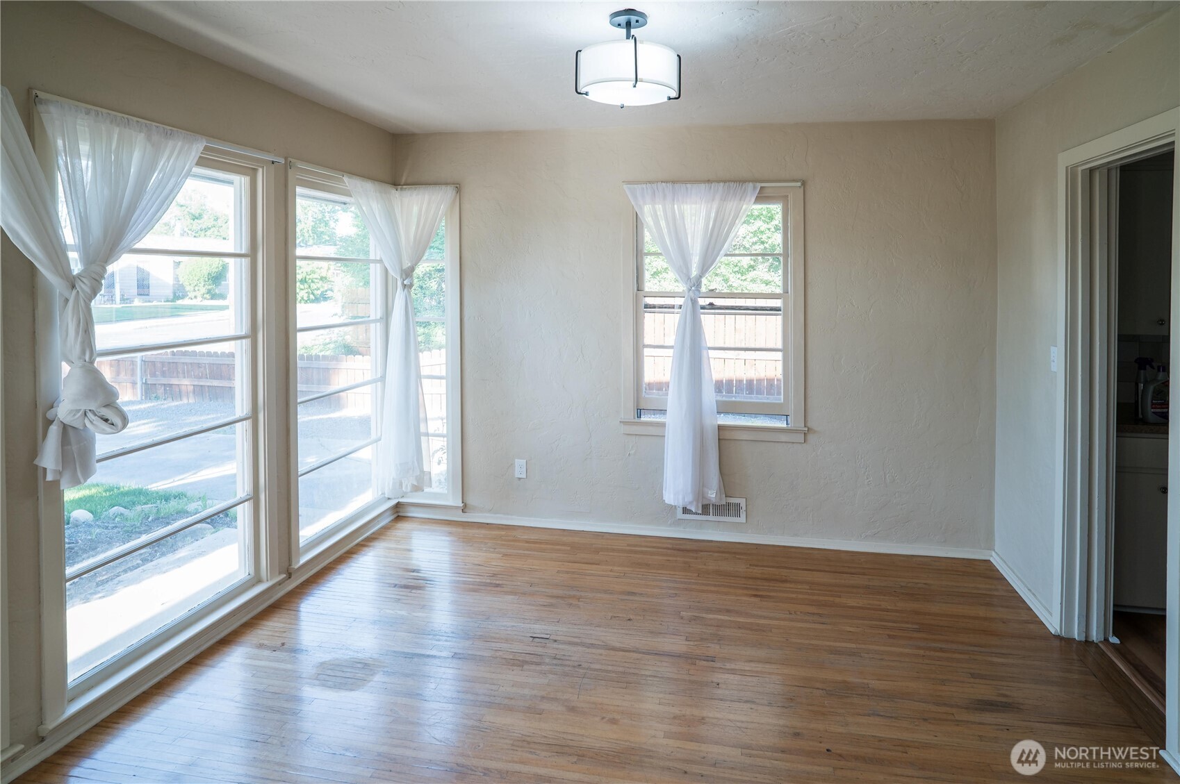 1264 Boyer Avenue Property Photo 6