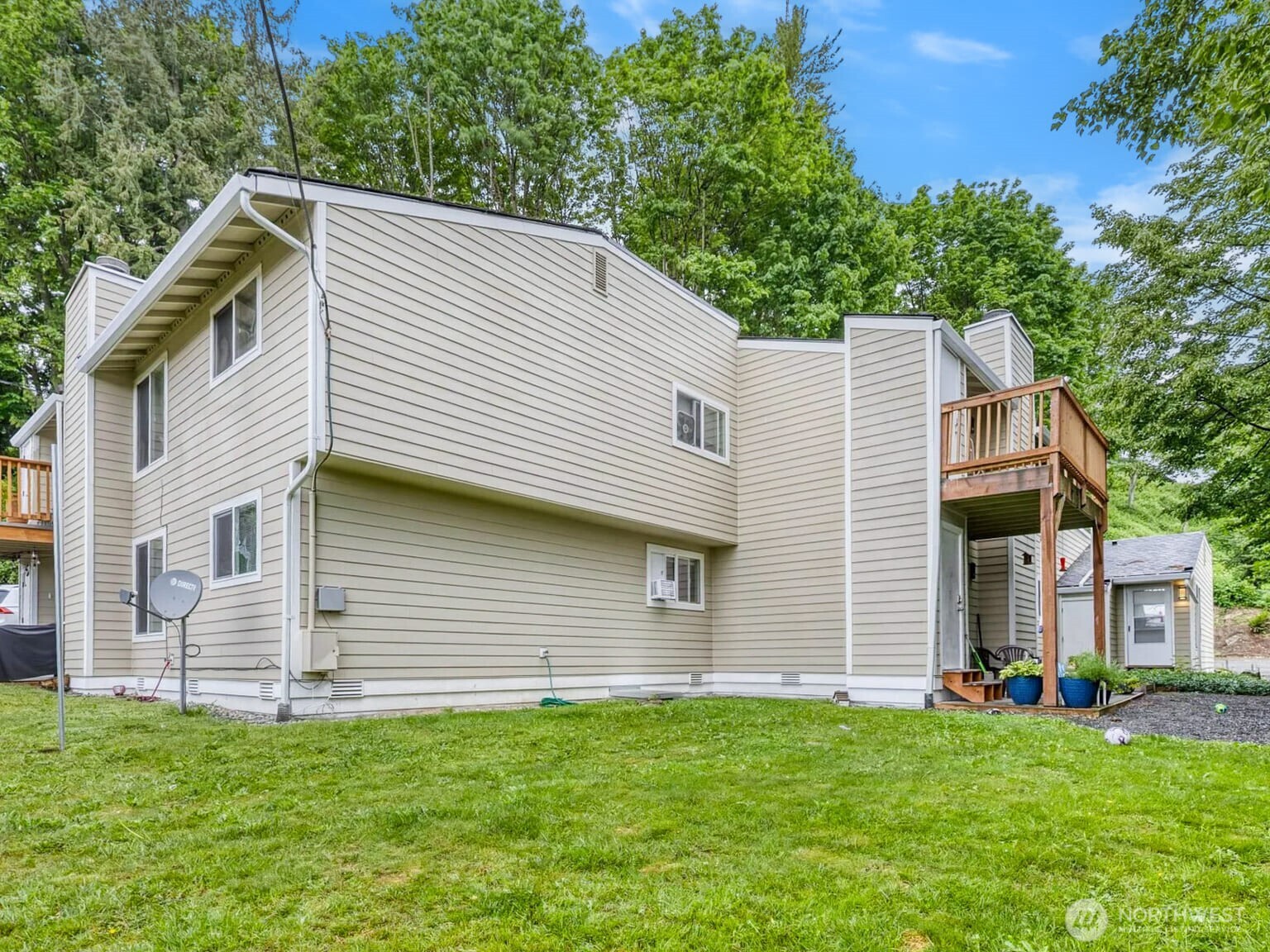 218 10th Street Property Photo 2
