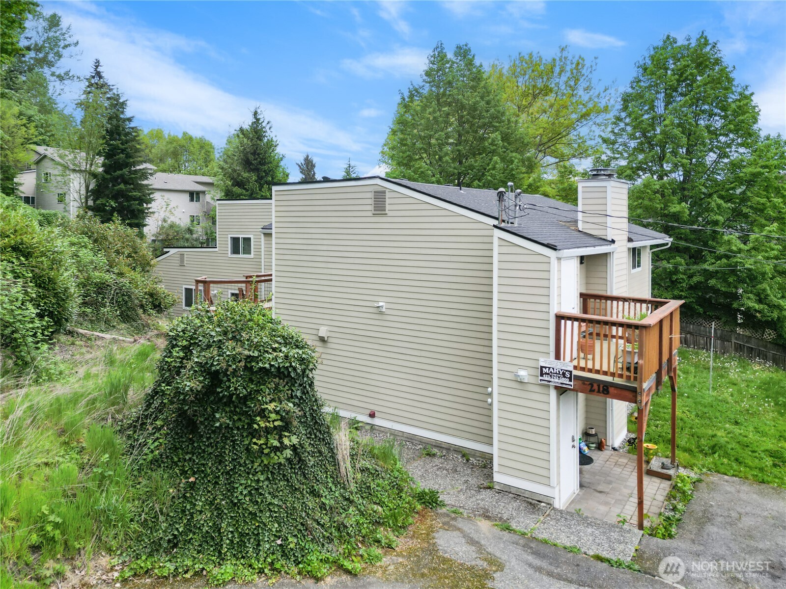 218 10th Street Property Photo 3