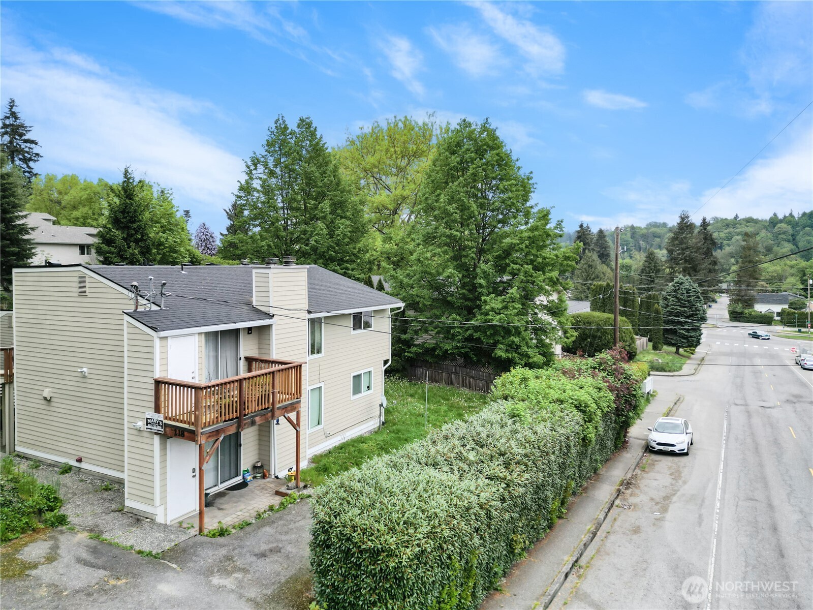 218 10th Street Property Photo 4