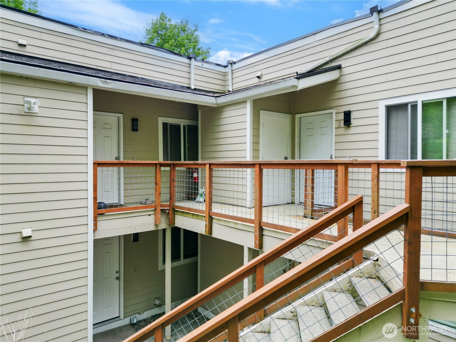 218 10th Street Property Photo 5