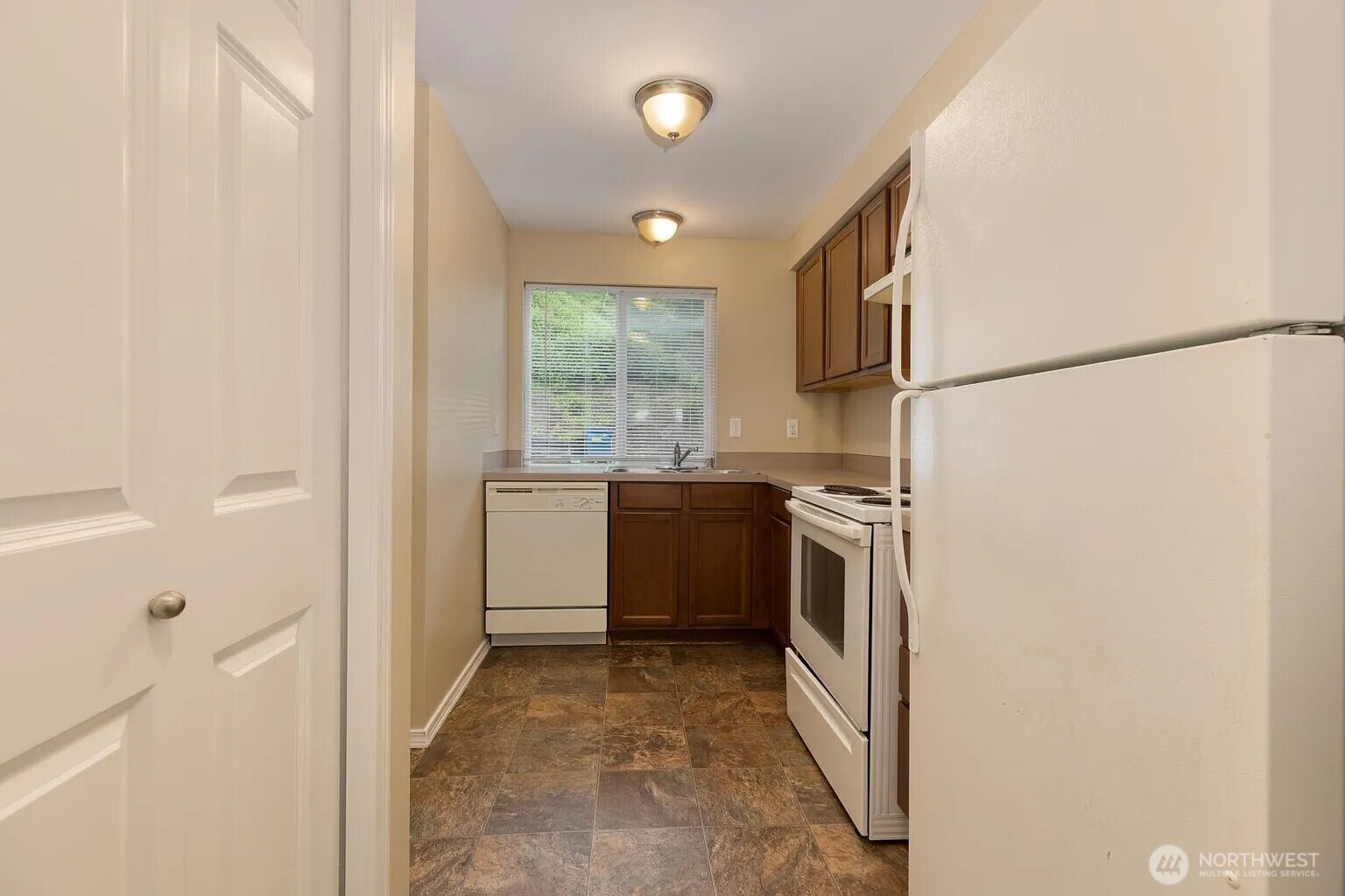 218 10th Street Property Photo 12