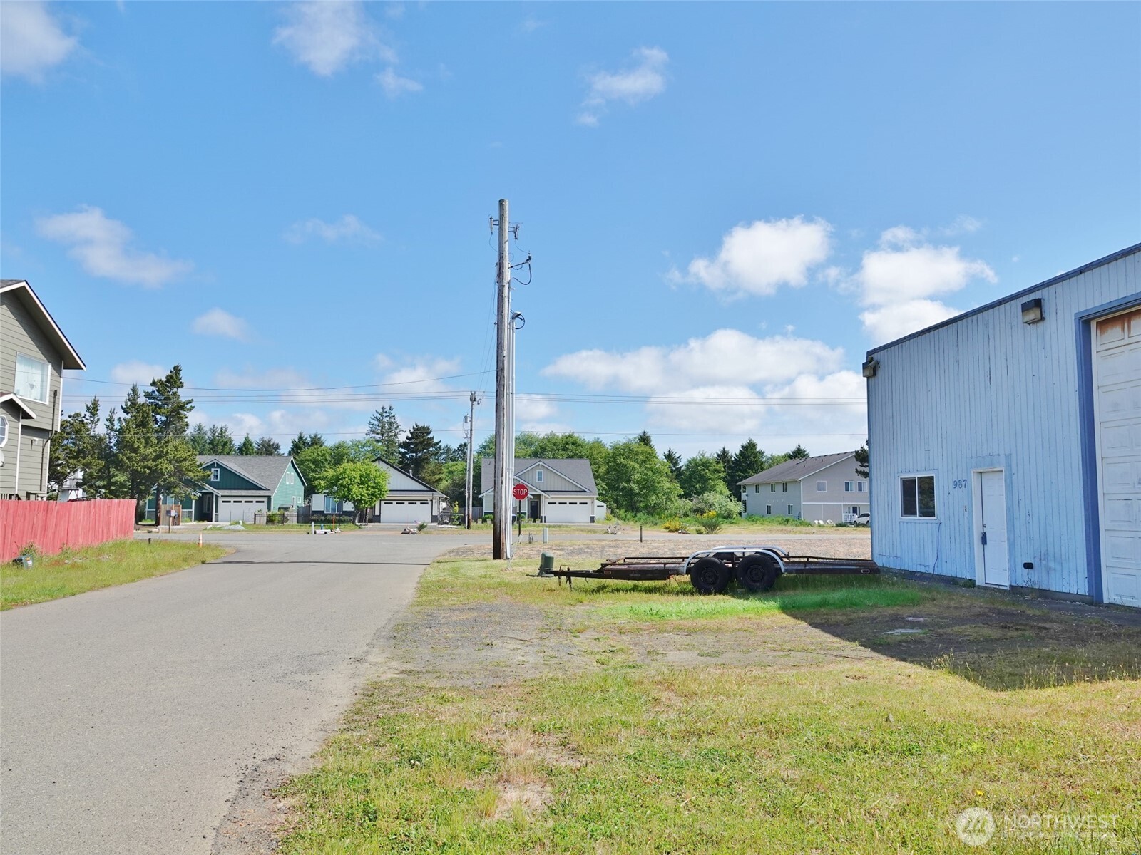 987 Beaver Court Property Photo 3