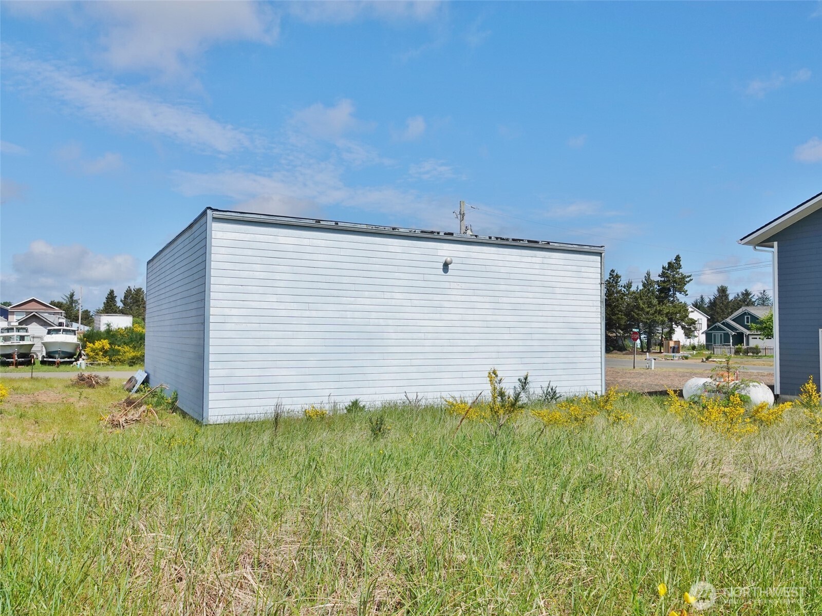 987 Beaver Court Property Photo 4