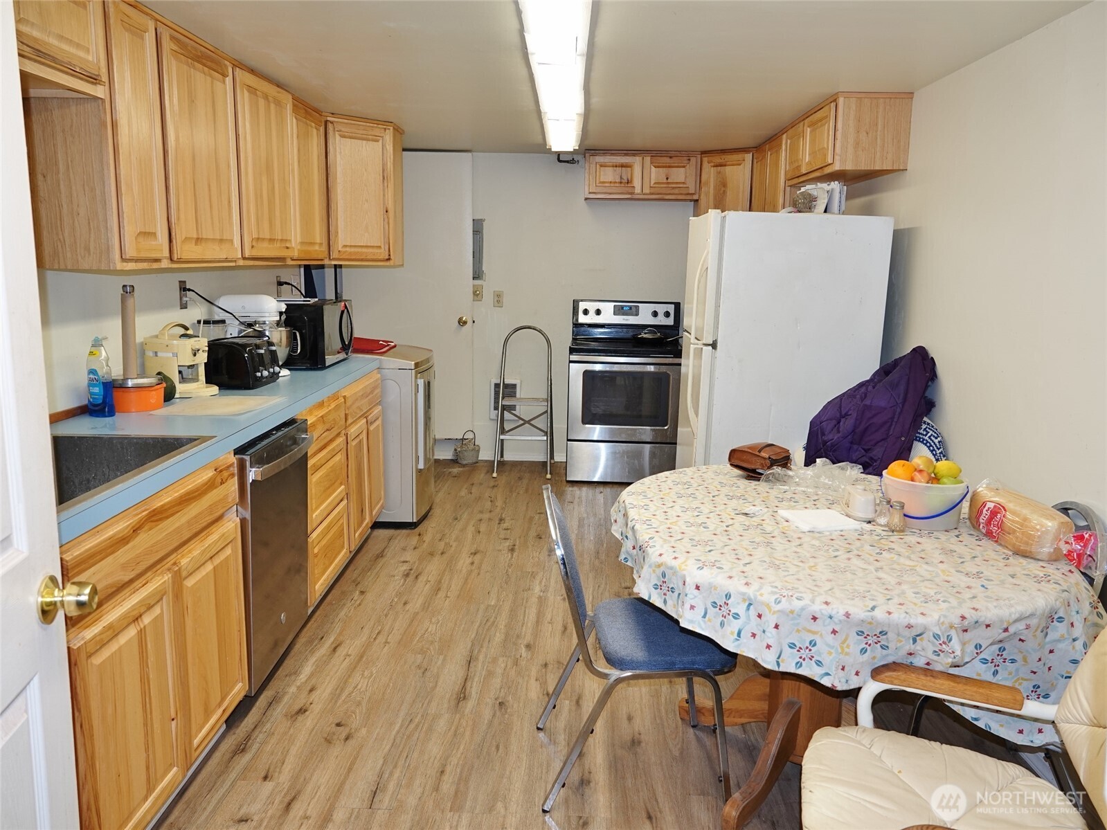 987 Beaver Court Property Photo 23