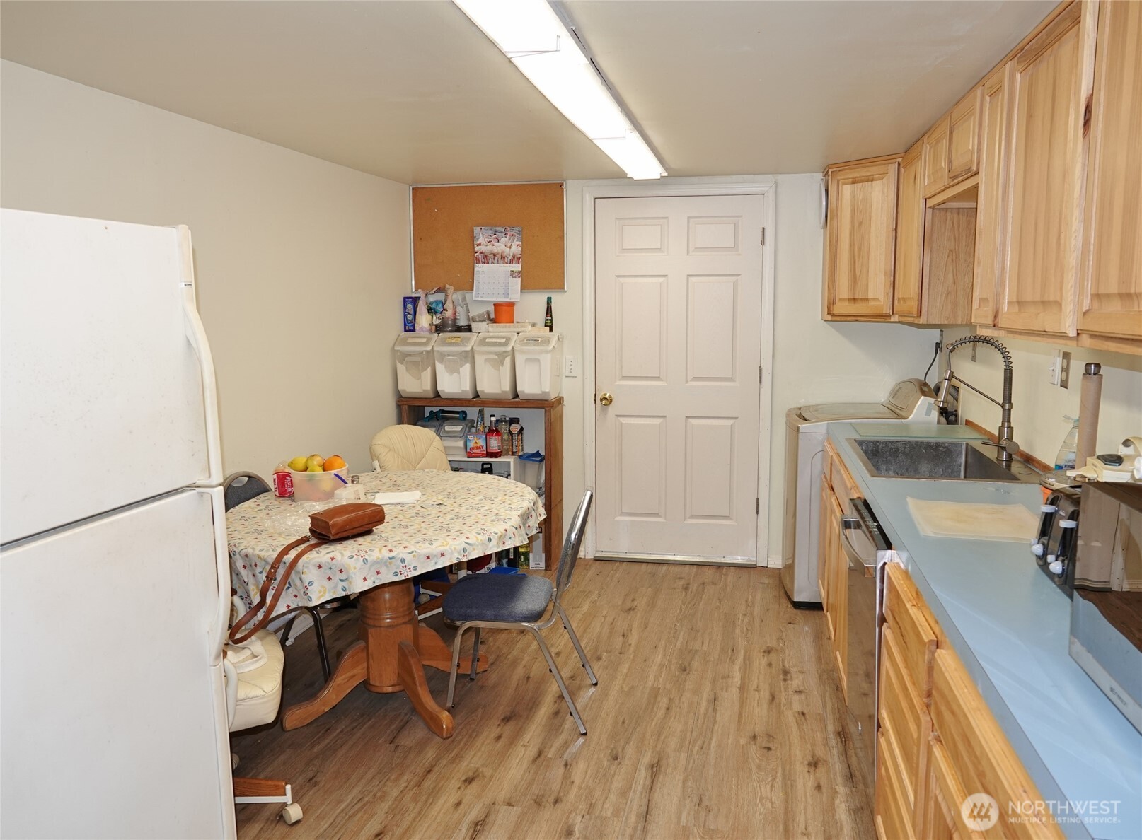 987 Beaver Court Property Photo 25