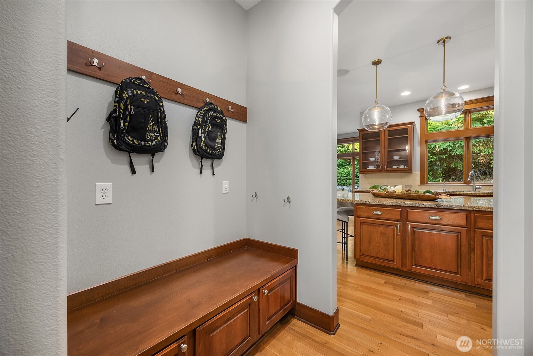 2989 Ne Davis Loop Property Photo 16