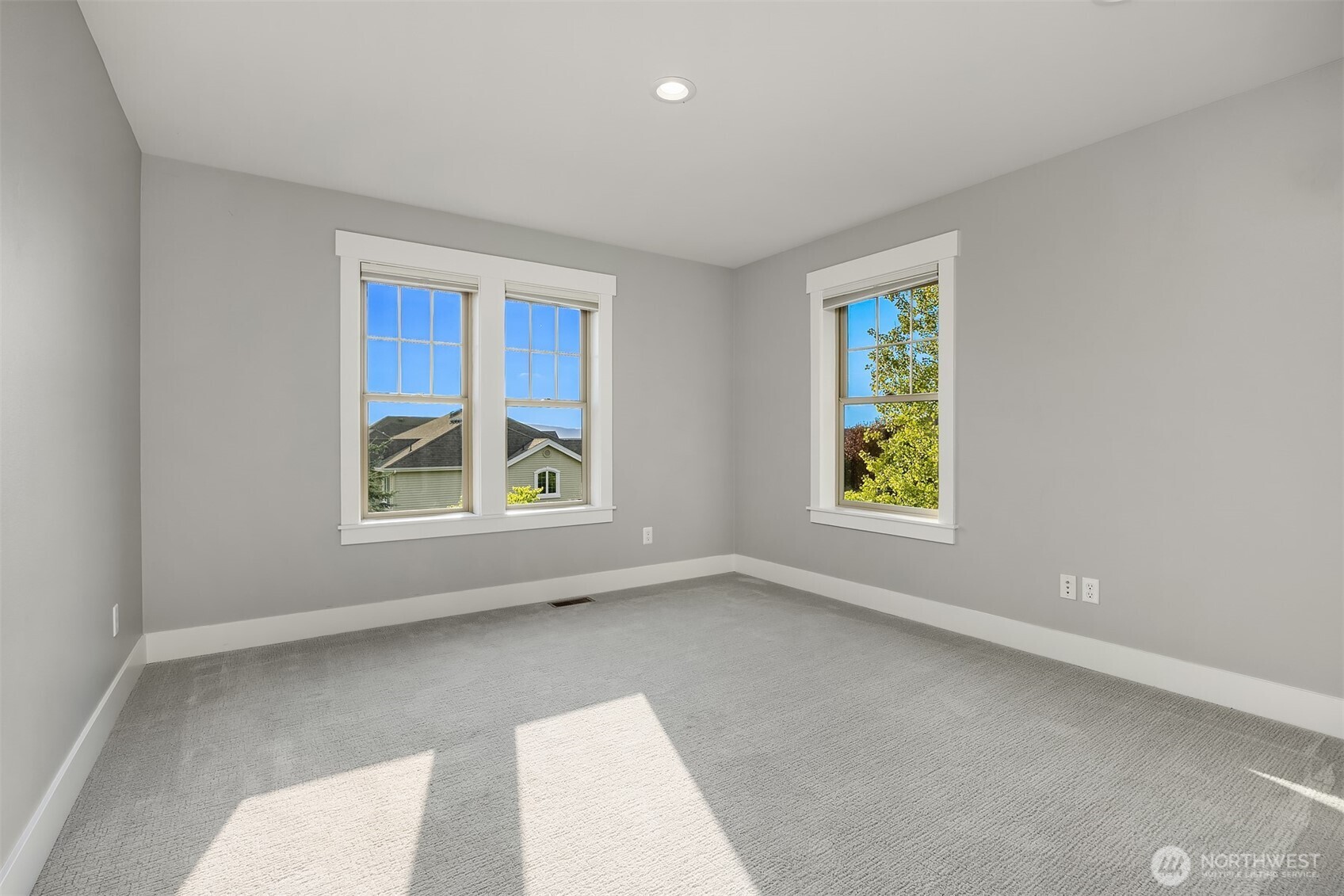 2989 Ne Davis Loop Property Photo 29