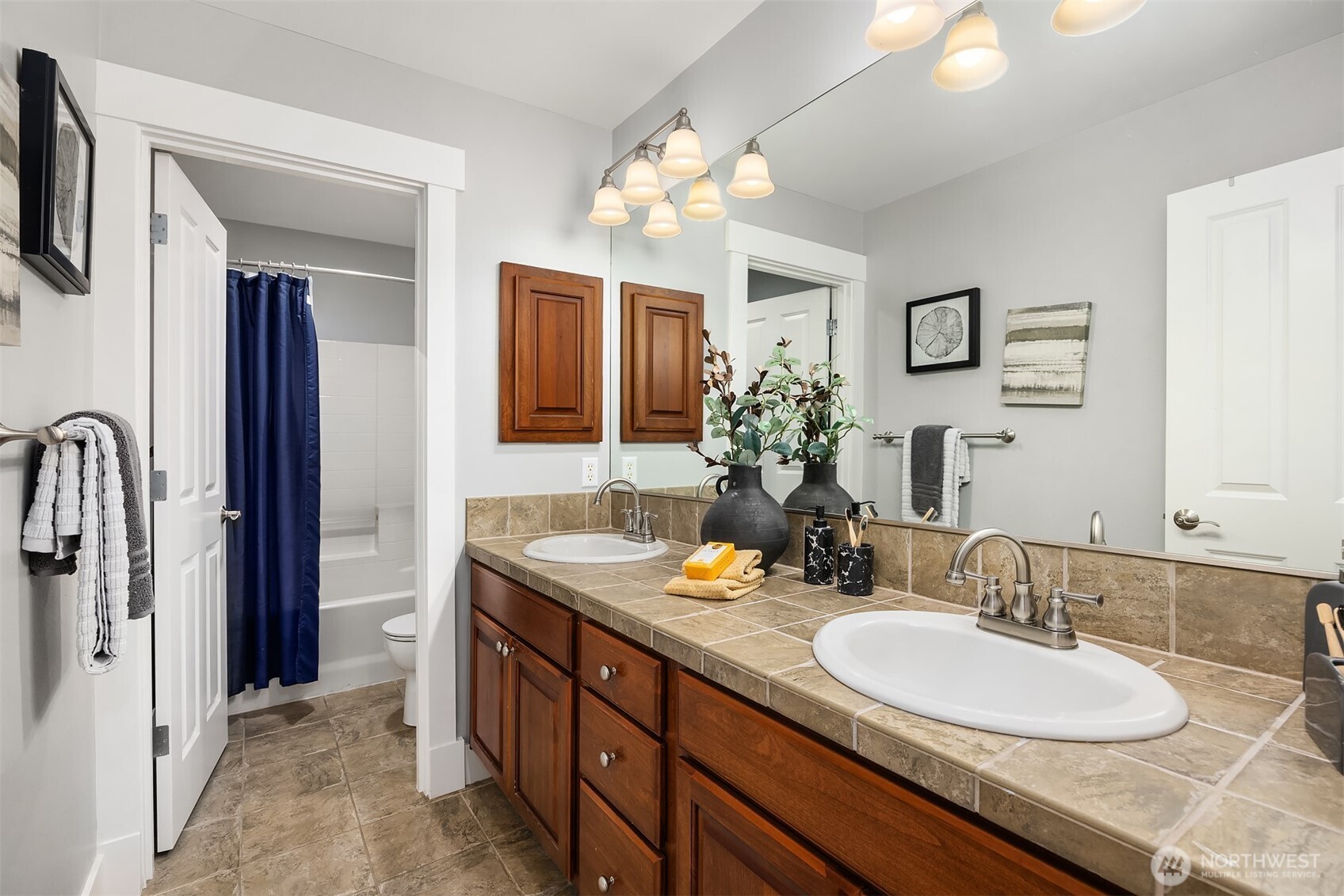 2989 Ne Davis Loop Property Photo 31
