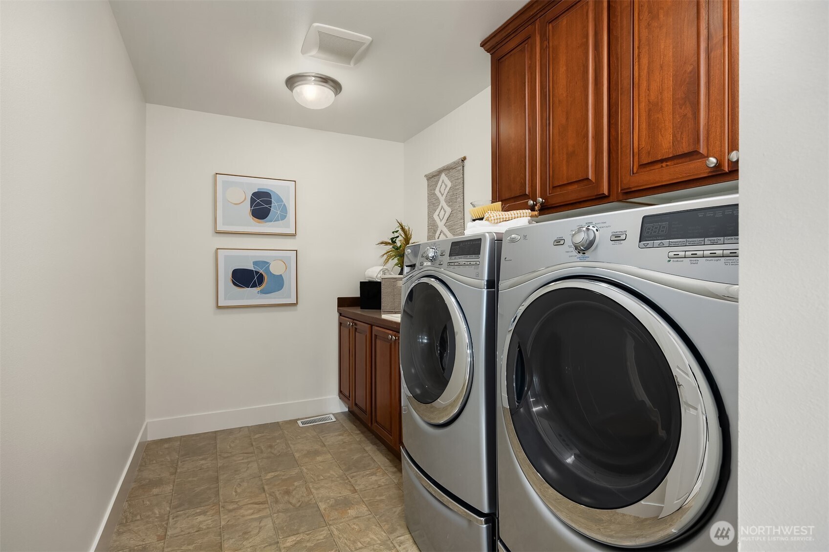 2989 Ne Davis Loop Property Photo 32