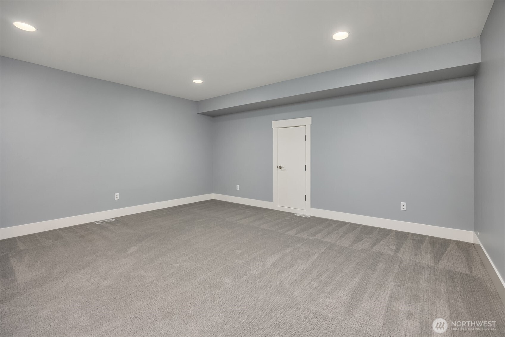 2989 Ne Davis Loop Property Photo 33