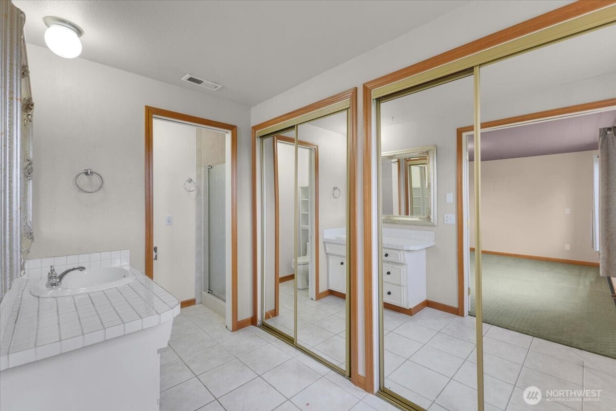5819 Northridge Drive Property Photo 12