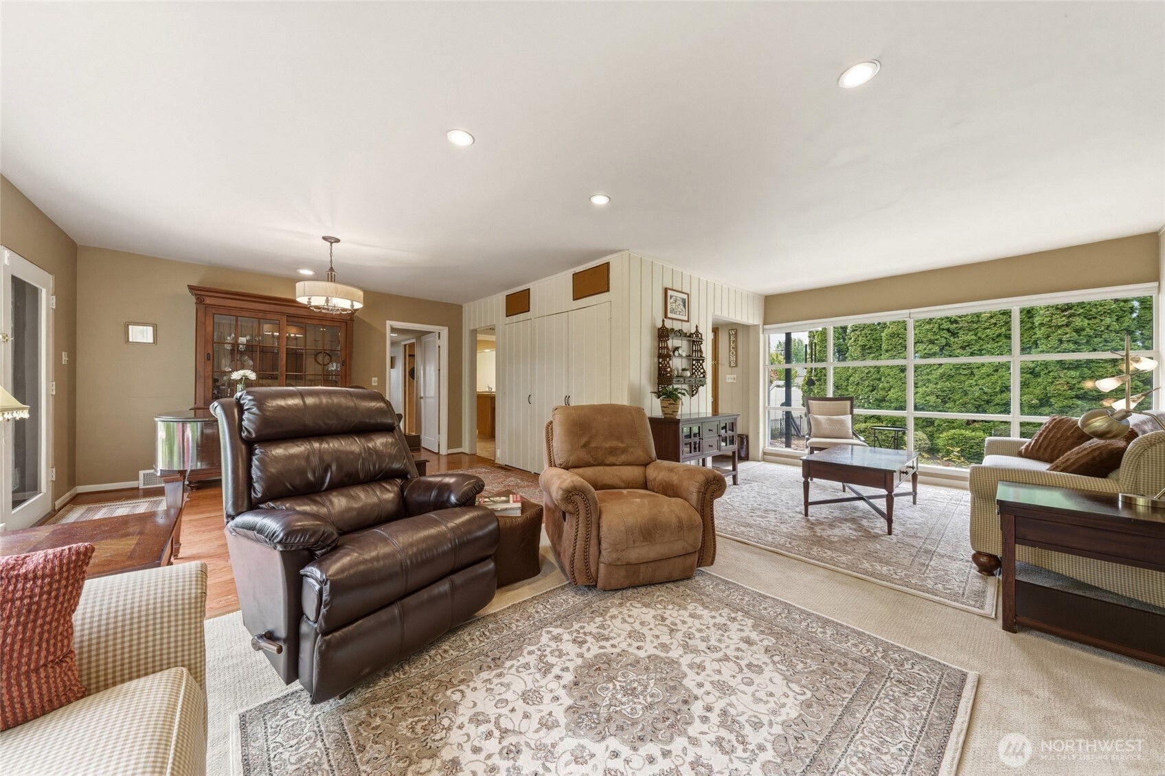 1167 Woodlawn Street Property Photo 6