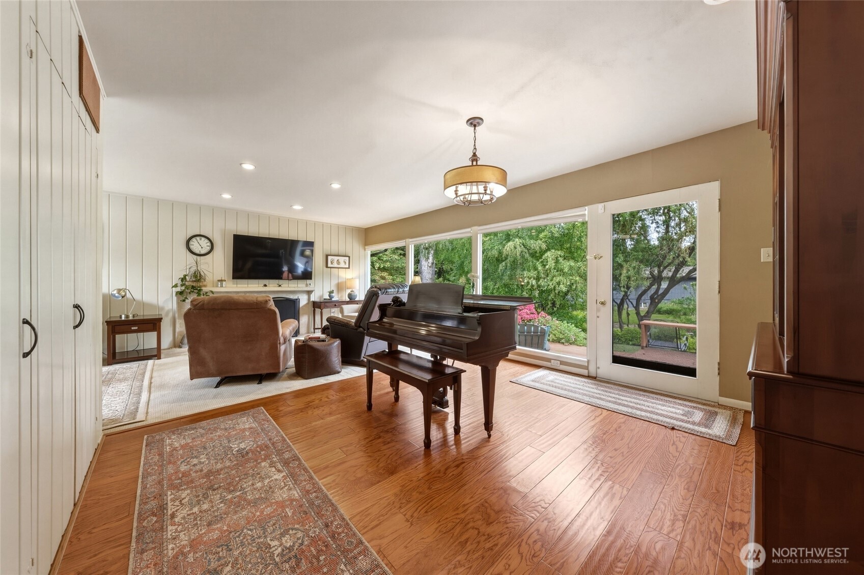 1167 Woodlawn Street Property Photo 7