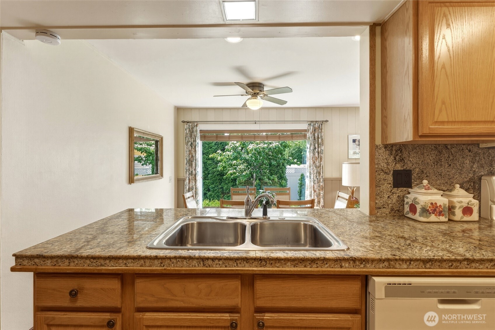 1167 Woodlawn Street Property Photo 9