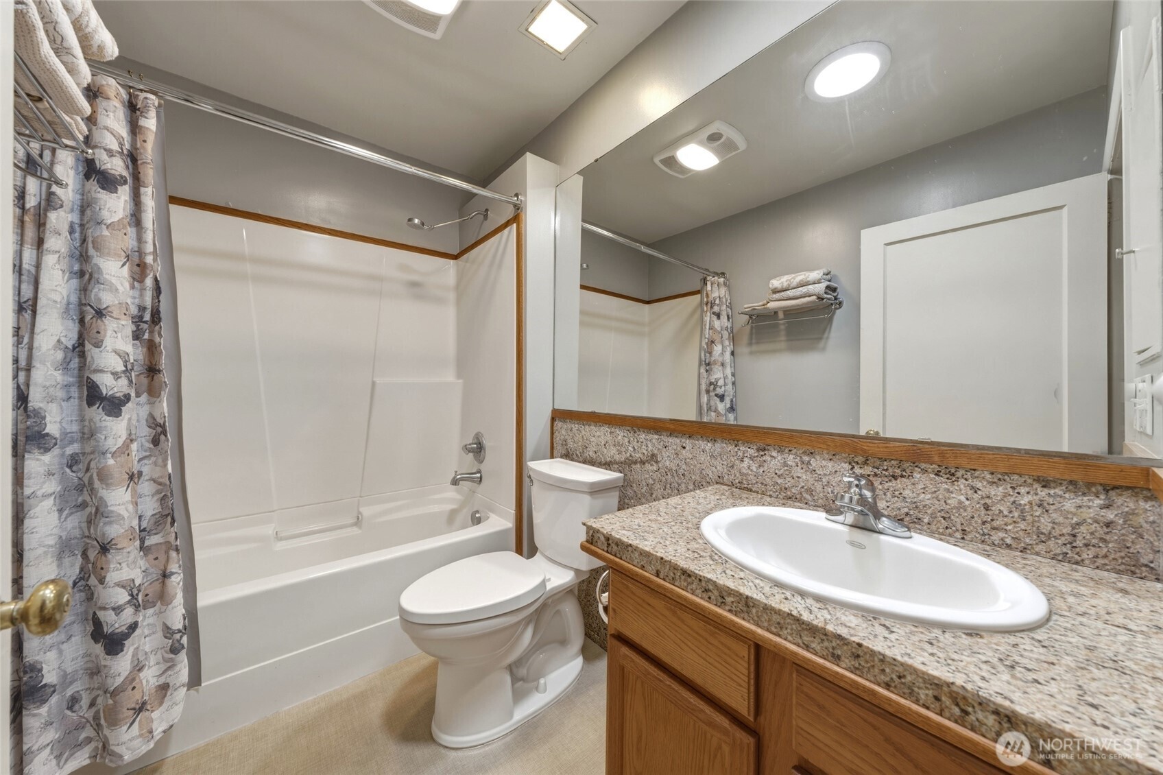 1167 Woodlawn Street Property Photo 15